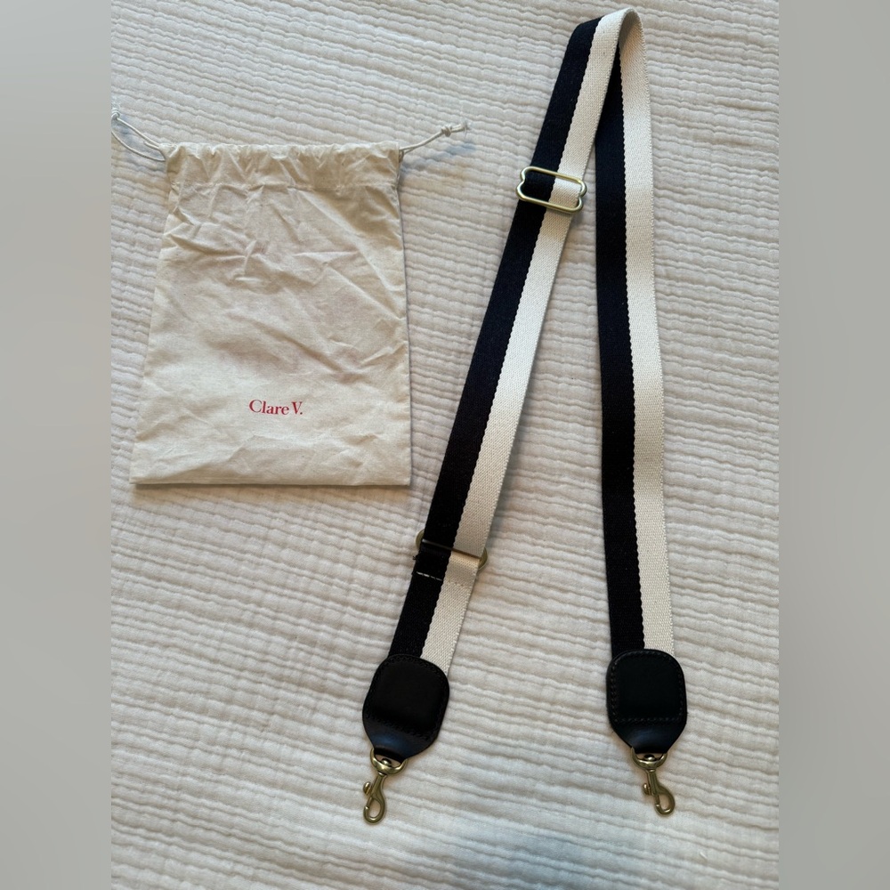 Clare V Adjustable Crossbody Strap
Black/Cream Stripe w/ Black Tabs
Brand new